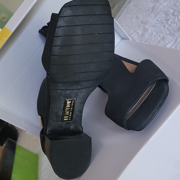 Kenneth Cole sandals - Picture 7 of 9